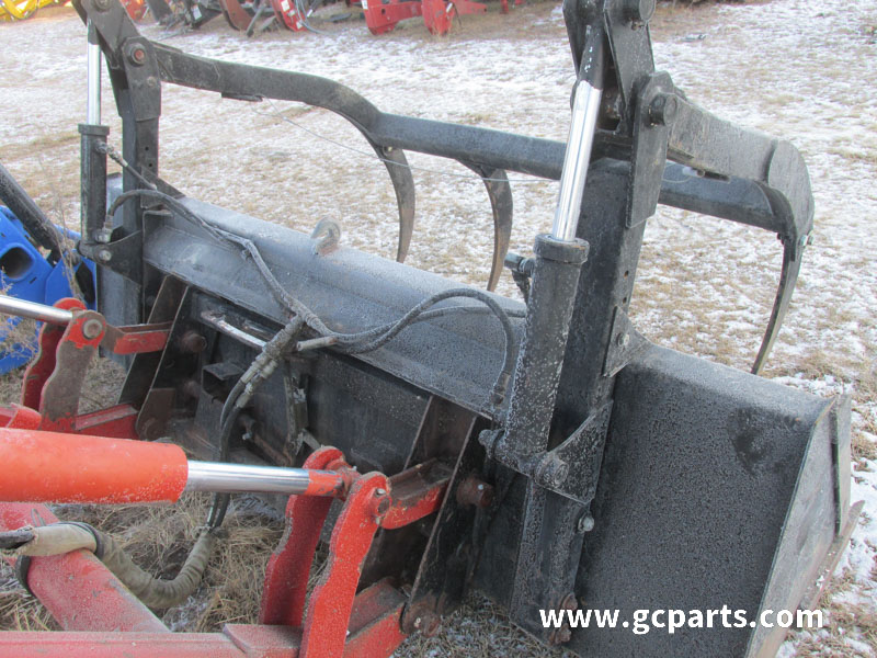 870 LOADER 8FT W/ GRAPPLE